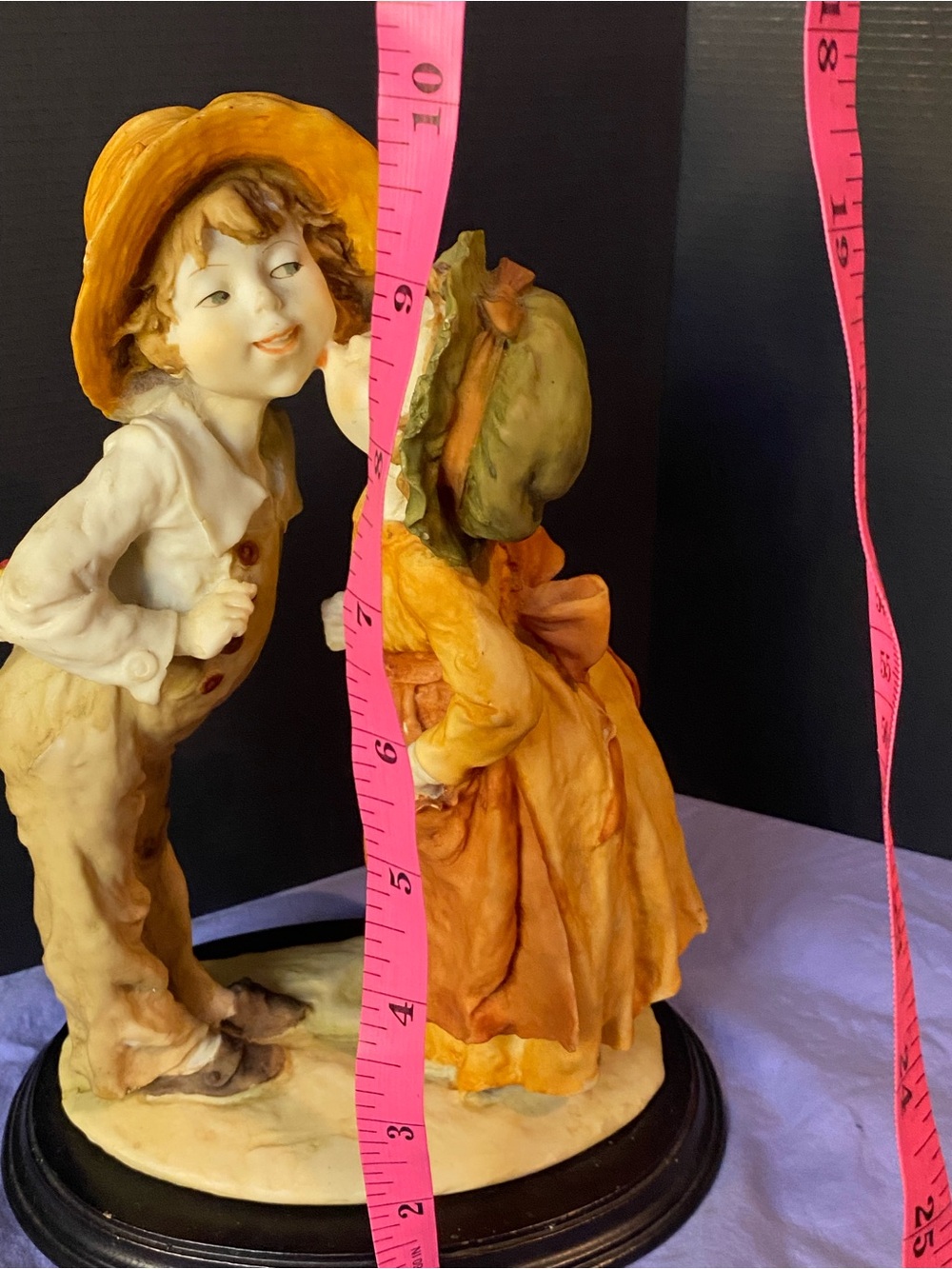 Vintage Style  Figurine “SHY KISS”- Home Art - Picture 8 of 9